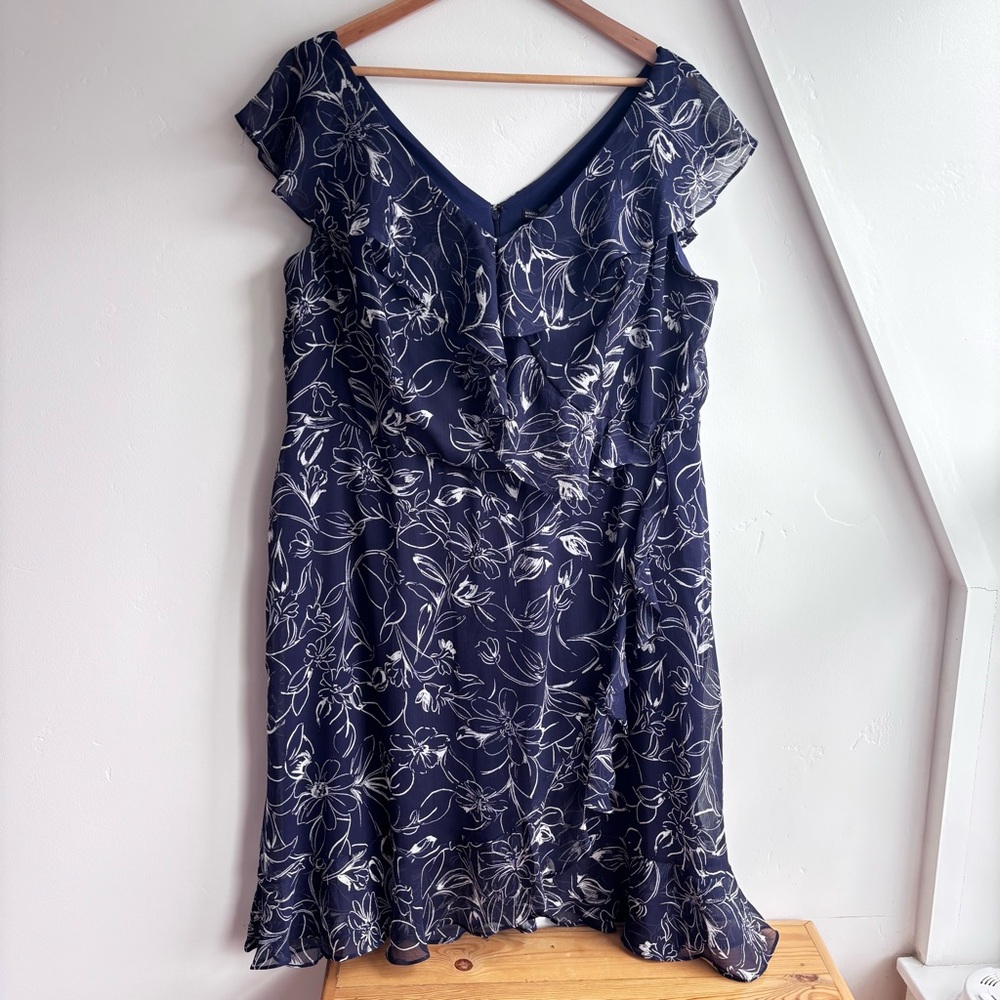 Maggy London Sleeveless navy floral ruffle Faux Wrap mid length Dress sz 16W
